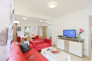 Maison, 5 chambres | Coin séjour | Télévision LCD de 40 pouces avec chaînes par satellite, télévision