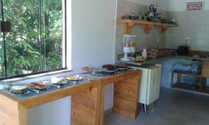 Esmorzar diari complet gratuït