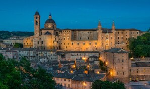 Exterior - Charming portion of Villa with panoramic pool, wifi,  Italy. Suitable for Groups (Apsella)