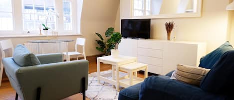 City Apartment | Living room | Flat-screen TV