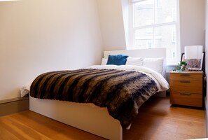 Interior - Cavendish (London)