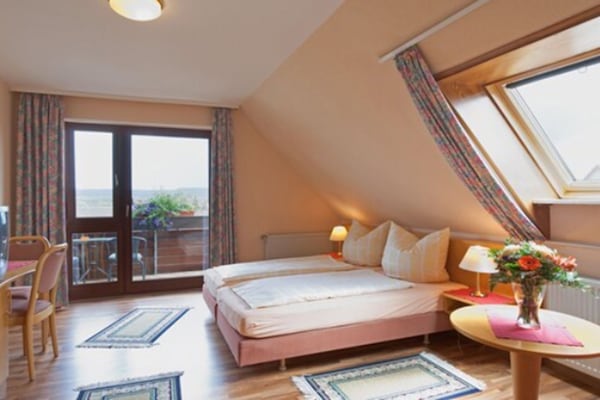 Cunas, camas plegables/adicionales y wifi gratis