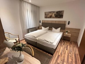 Phòng đôi | Nôi/giường cho trẻ sơ sinh (phụ phí), giường gấp/giường phụ (phụ phí) 