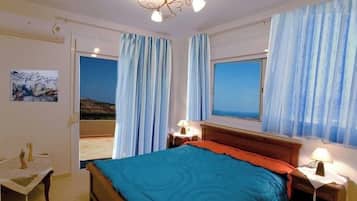 10 bedrooms, iron/ironing board, WiFi, bed sheets