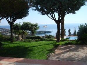 Property grounds - Εξοχικό σπίτι 1000 μέτρα από την παραλία (Heraklion Crete Agia Pelagia)