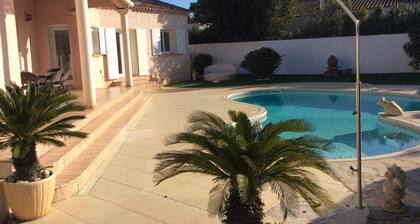 Jolie Villa 150 m2 climatisĂ©e piscine au sel prĂšs des plages du cap dâAgde