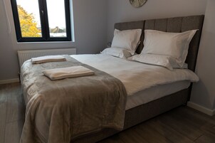 Frette Italian sheets, premium bedding, blackout drapes