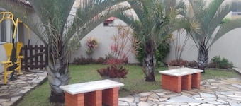 Beach house in gated community w / pool in Capão Novo