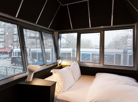 1 bedroom, in-room safe, individually decorated, individually furnished