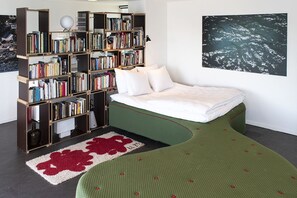 Appartement, 1 lit double, vue fleuve | Coffres-forts dans les chambres, décoration personnalisée