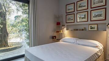 Villa, 6 Bedrooms | 6 bedrooms, iron/ironing board, free WiFi, bed sheets