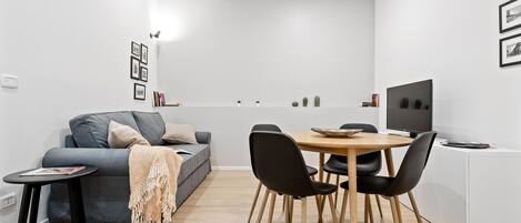 Appartement, 1 chambre | Salle de séjour