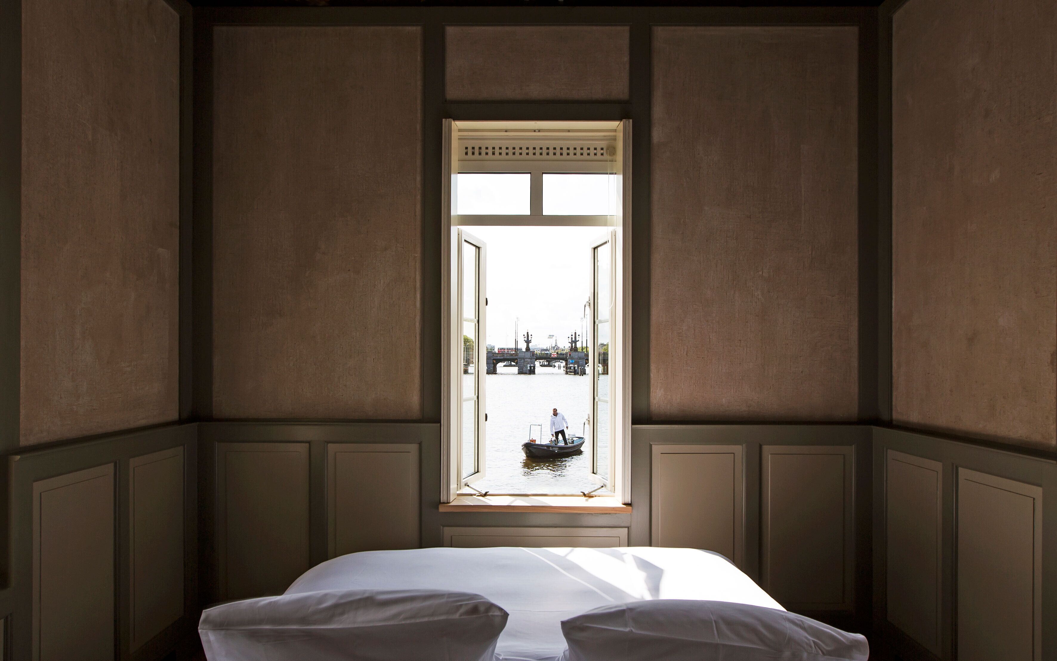 Appartement, 1 tweepersoonsbed, uitzicht op rivier | 1 slaapkamer, een kluis op de kamer, individueel gedecoreerd