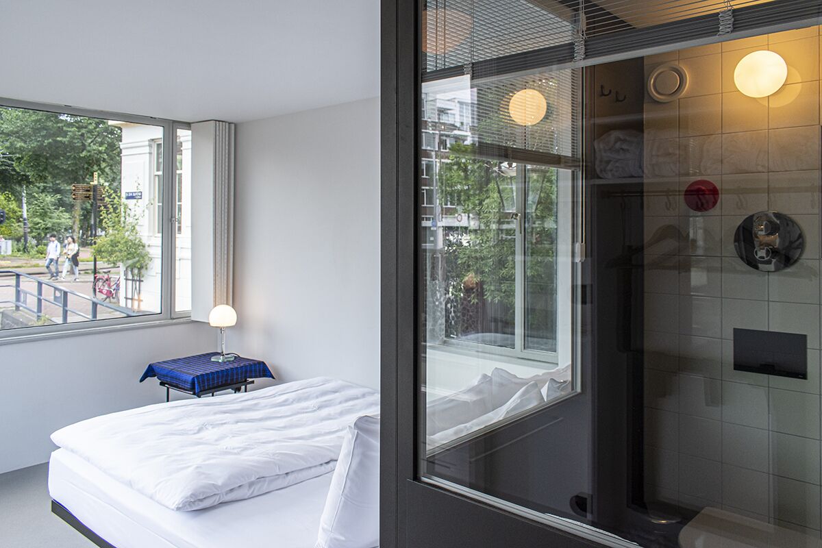 Appartement, 1 tweepersoonsbed, uitzicht op kanaal | 1 slaapkamer, een kluis op de kamer, individueel gedecoreerd