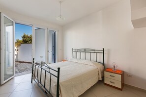 2 Schlafzimmer, Bügeleisen/Bügelbrett