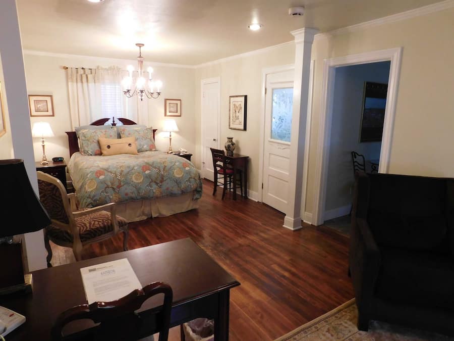 Bob Wills Room #36 | Living area
