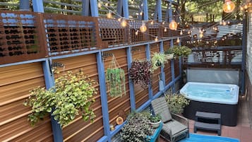 Tina de hidromasaje al aire libre