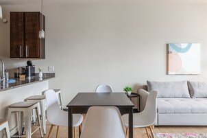 Appartamento Comfort, 1 letto king con divano letto (Self Check-in with Virtual Front Desk) | Sala da pranzo