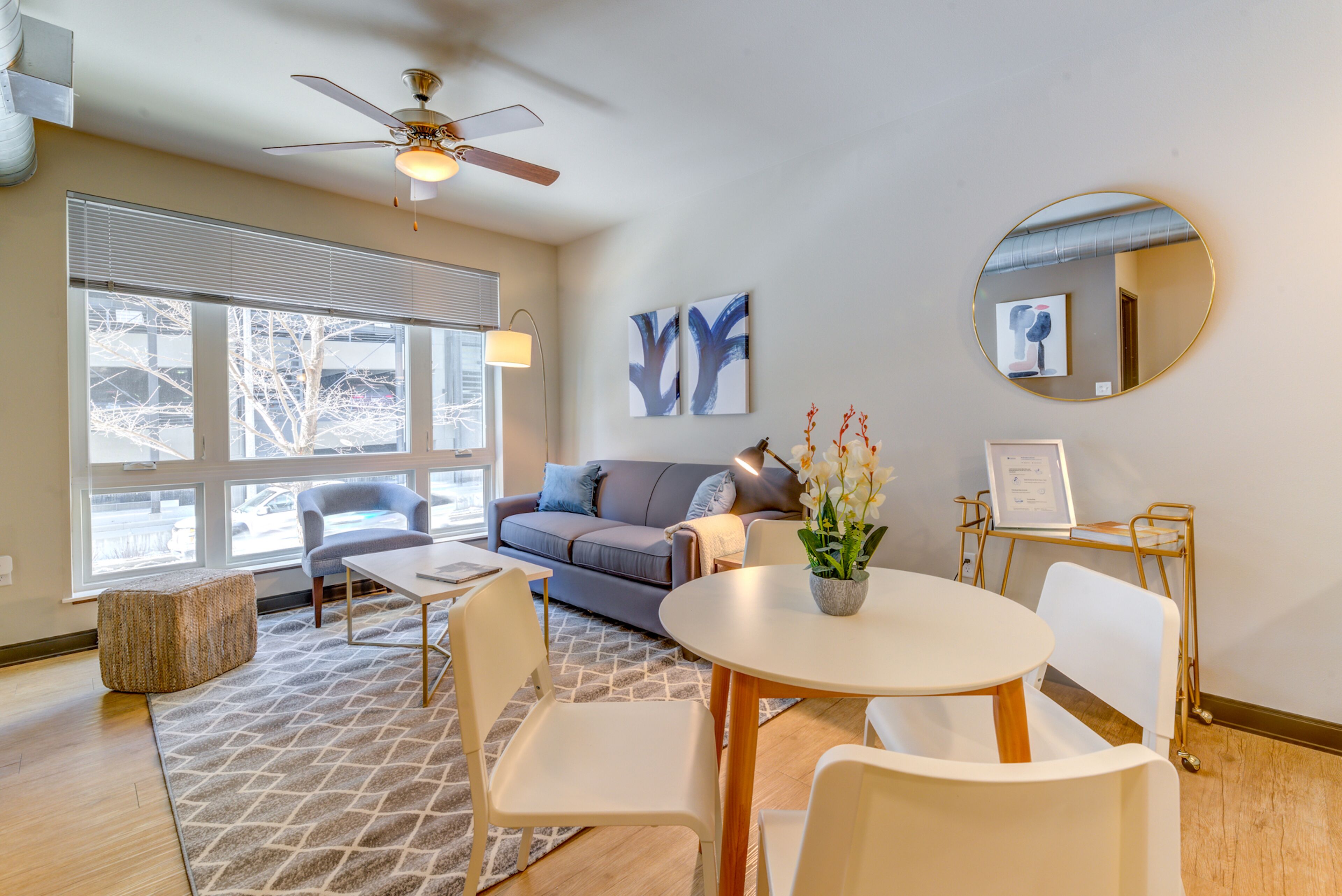 Comfort Apartment, 1 King Bed with Sofa bed, Non Smoking (Self Check-in with Virtual Front Desk) | In-room dining