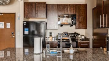 Family Apartment, 2 Bedrooms, Non Smoking, 2 Bathrooms (Self Check-in with Virtual Front Desk) | Private kitchen | Full-size fridge, microwave, oven, stovetop