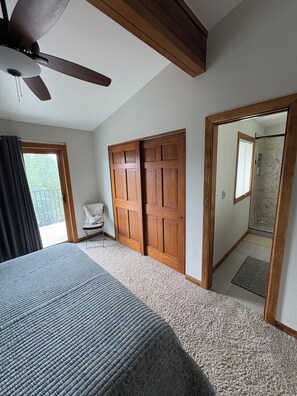 4 bedrooms, iron/ironing board, free WiFi, bed sheets - Frisco Townhome, over 2000 squarefeet, Two family rooms, Monthly rates available (Frisco)