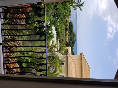 THIS TOWN HOME VILLA IS LOCATED 15 MINUTES FROM THE HIP STRIP IN MONTEGO BAY.