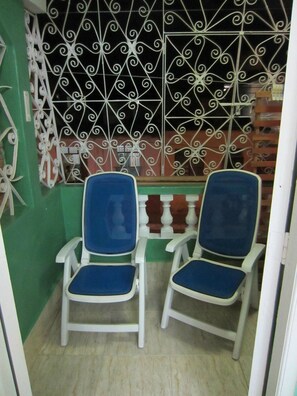 Standaard tweepersoonskamer, balkon, uitzicht op de stad | Luxe beddengoed, donsdekens, Select Comfort-bedden, een minibar