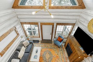 Flat-screen TV, fireplace, offices - Ski In / Ski Out | Private Hot Tub | Cozy Cabin (Whitefish)