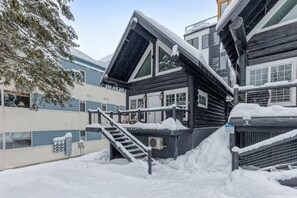 Exterior - Ski In / Ski Out | Private Hot Tub | Cozy Cabin (Whitefish)