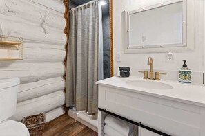 Vasca, asciugacapelli, asciugamani