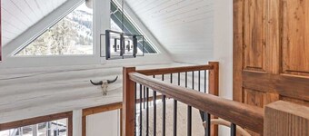 Luxury Cabin | Ski In / Ski Out | Hot Tub