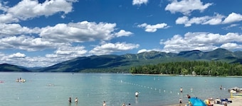 Luxury Cabin | Ski In / Ski Out | Hot Tub
