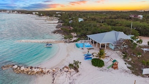 On the beach, sun loungers, beach towels - Exclusive Exuma Beachfront Villa Heated Pool & Ocean views (George Town)
