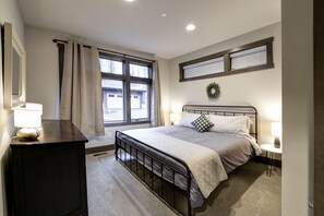 5 habitaciones, tabla de planchar con plancha y wifi gratis