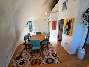 Dining - Get away and stay in unique Geodesic Dome! (Mimbres)