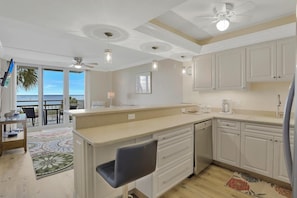 Condo, 1 Queen Bed with Sofa bed (Tradewinds 205) | Private kitchen