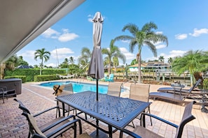 Maison, plusieurs lits (Pet-friendly two-story home with pool) | Piscine | Piscine chauffée
