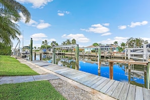 Maison, plusieurs lits (Pet-friendly two-story home with pool) | Port de plaisance