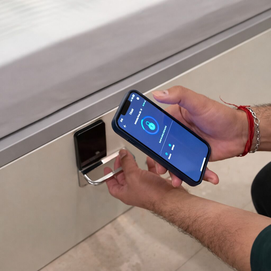 Classic Shared Dormitory, Mixed Dorm, Non Smoking, Balcony | In-room safe, laptop workspace, blackout drapes, free WiFi