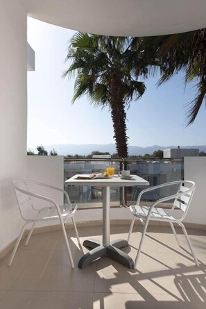 Outdoor dining - Aegean Blu (Kos)