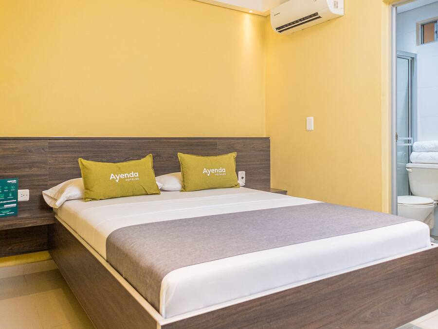 Standard Double Room | Laptop workspace, free WiFi, bed sheets
