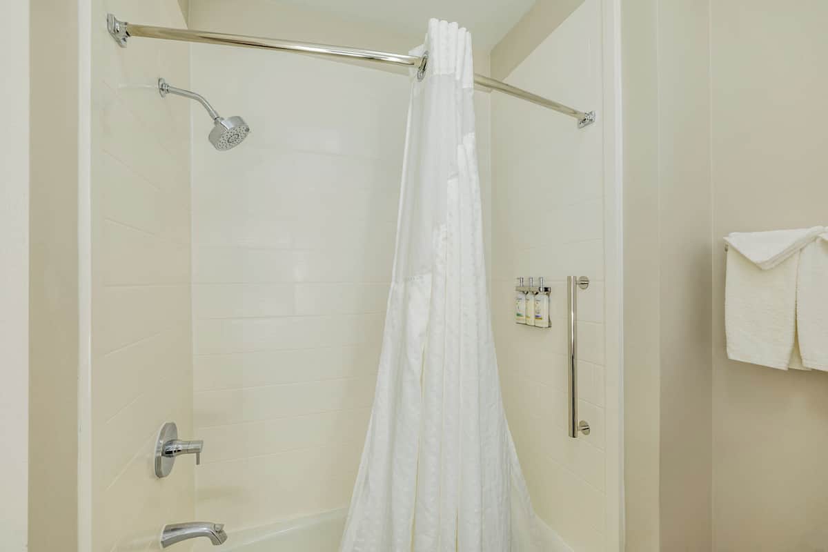 1 bedroom, in-room safe, desk, laptop workspace