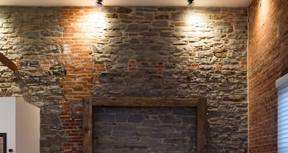 48 King West Boutique Hotel