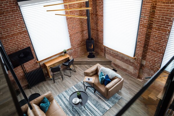 套房 | 客廳 | 42 吋智能電視連數碼電視頻道、電視、壁爐