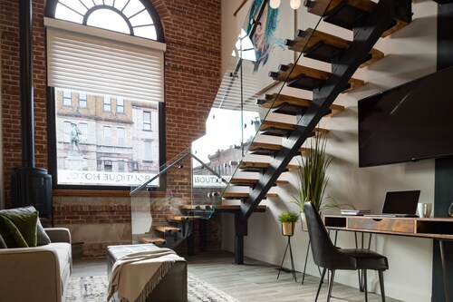 48 King West Boutique Hotel