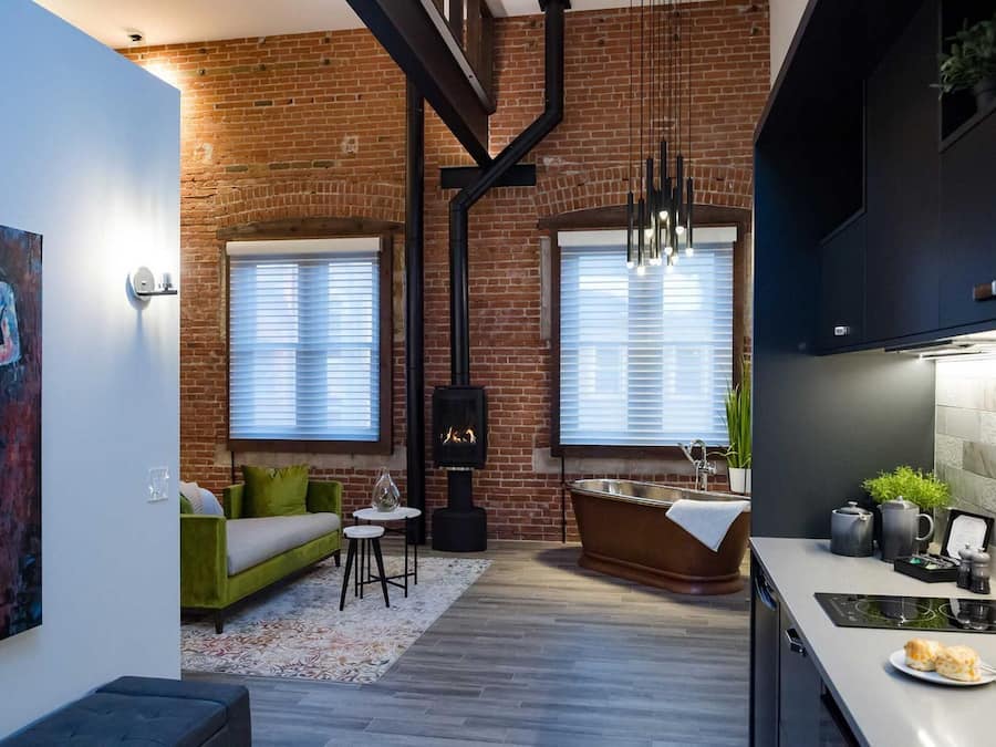 The Holt Suite | 1 bedroom, premium bedding, pillowtop beds, free minibar
