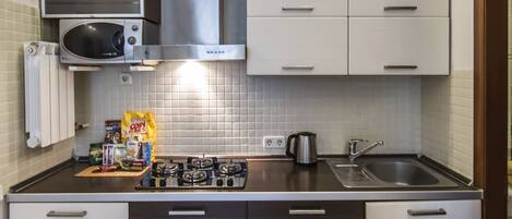 Fridge, microwave, oven