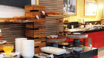 Café da manhã, almoço e jantar