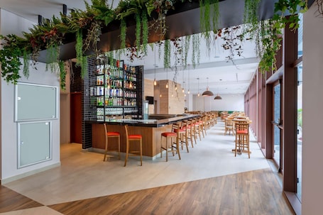 Breakfast, lunch, dinner served; international cuisine