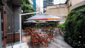 Breakfast, lunch, dinner served; international cuisine